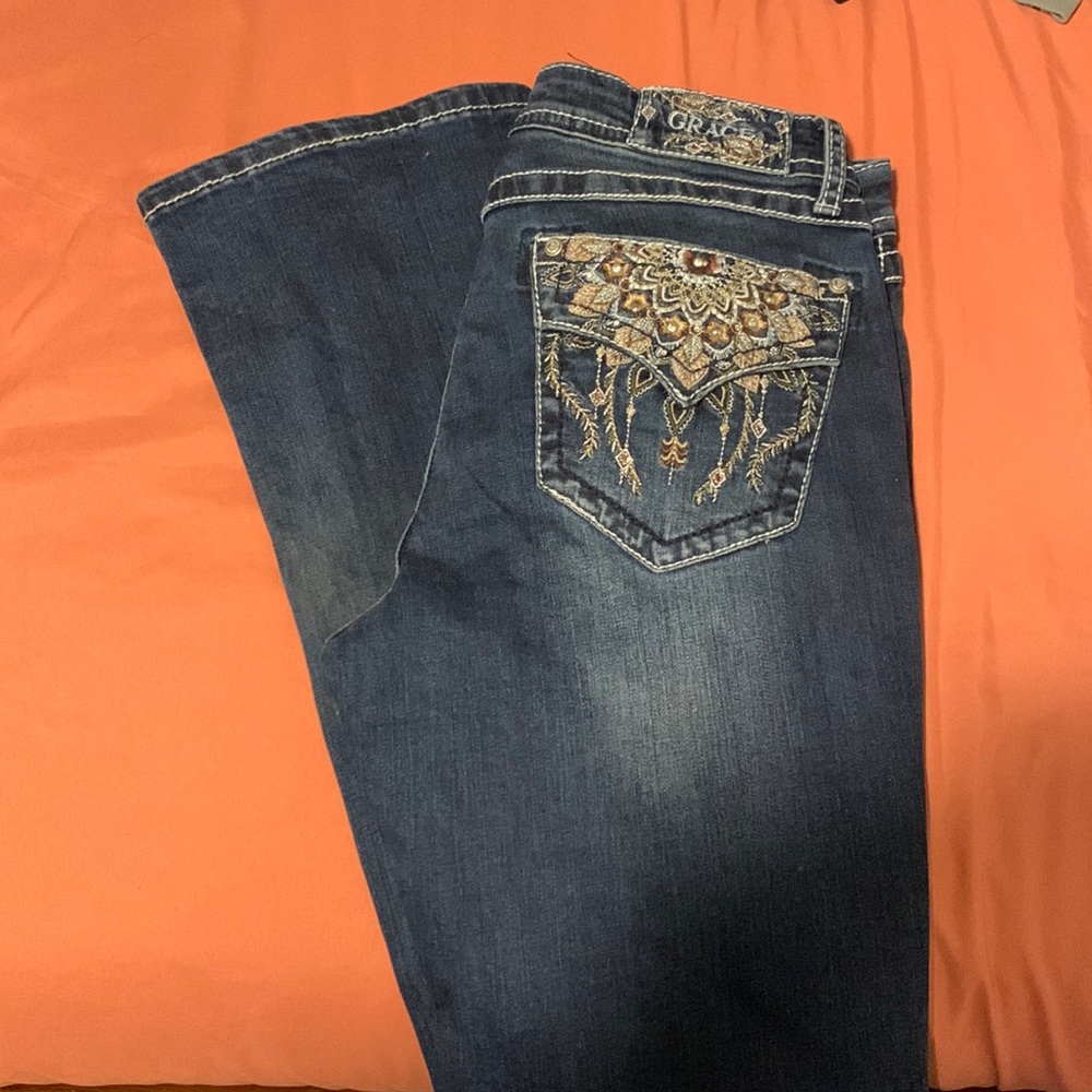 Size 29 Grace in La easy fit jeans. Never worn